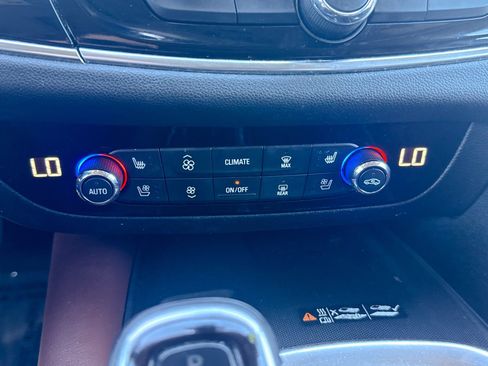 Certified 2018 Buick Enclave Avenir AWD/4WD image 35