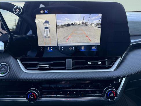 New 2026 Chevrolet Equinox LT w/ Convenience Package II FWD image 29