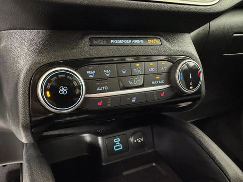 Used 2022 Ford Escape SE w/ Cold Weather Package AWD/4WD image 22
