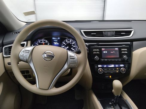 Used 2015 Nissan Rogue SV image 22