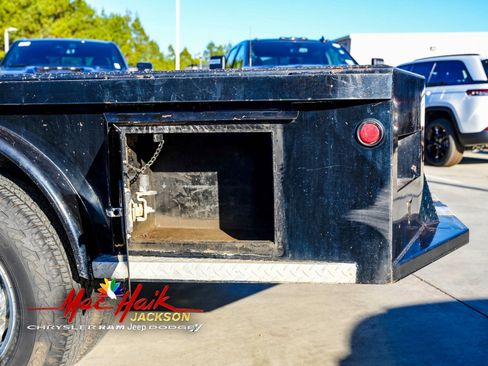 Used 2023 Ford F350 Lariat image 8