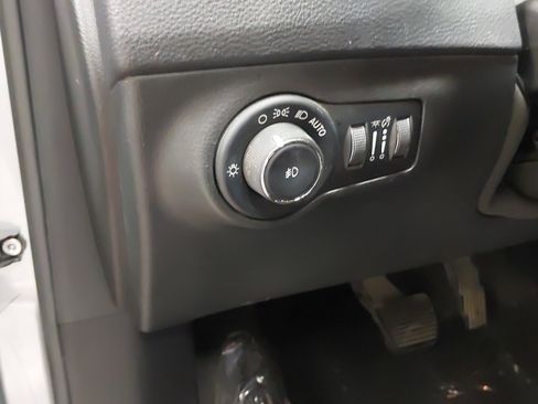 Used 2017 Jeep Compass Latitude w/ Popular Equipment Group image 31