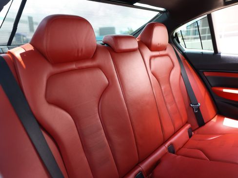 Used 2015 BMW M3 RWD image 18