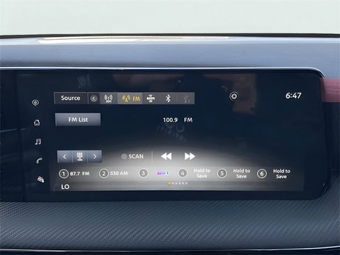 New 2025 Nissan Kicks SR image 21