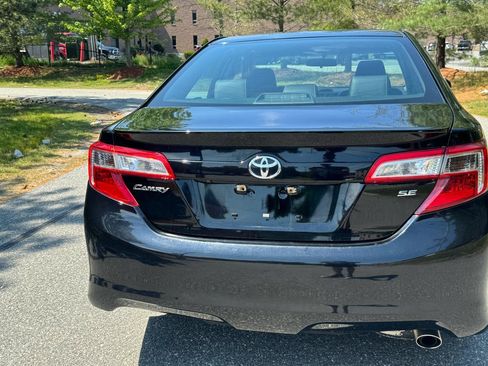 Used 2014 Toyota Camry SE FWD image 21