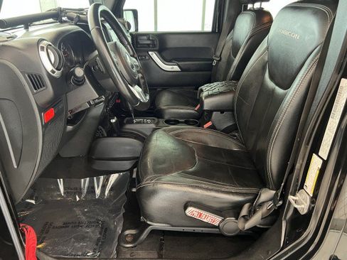 Used 2015 Jeep Wrangler Unlimited Rubicon AWD/4WD image 9