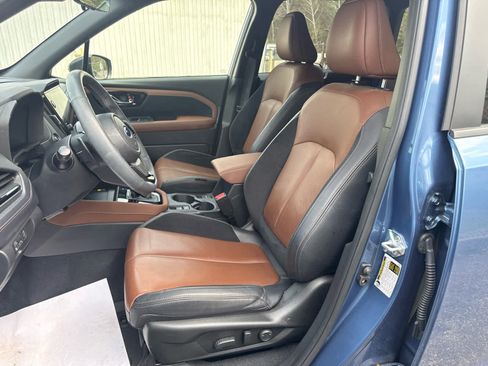 Used 2025 Subaru Forester Touring image 17