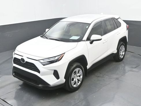 Used 2025 Toyota RAV4 LE image 30