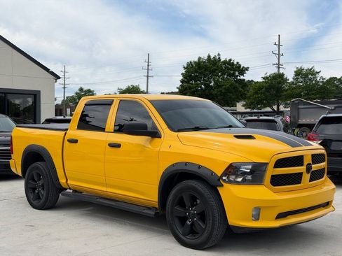 Used 2019 RAM 1500 Express w/ Wheel & Sound Group AWD/4WD image 3