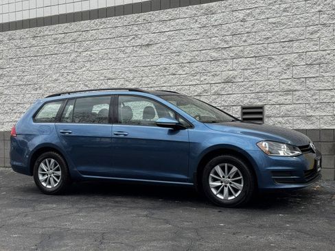 Used 2015 Volkswagen Golf S image 4