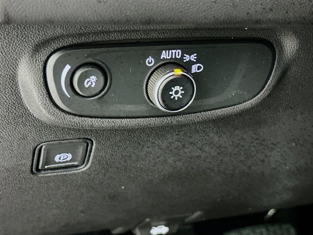 Used 2024 GMC Terrain SLE w/ Driver Convenience Package AWD/4WD image 12