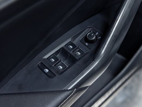 Used 2024 Volkswagen Jetta SE image 12