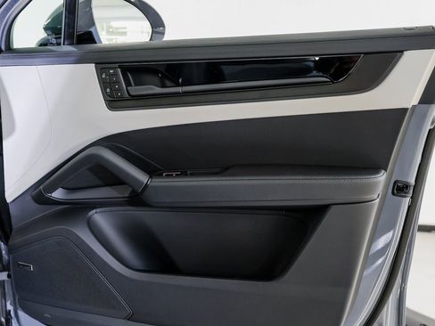 New 2026 Porsche Cayenne GTS AWD/4WD image 27