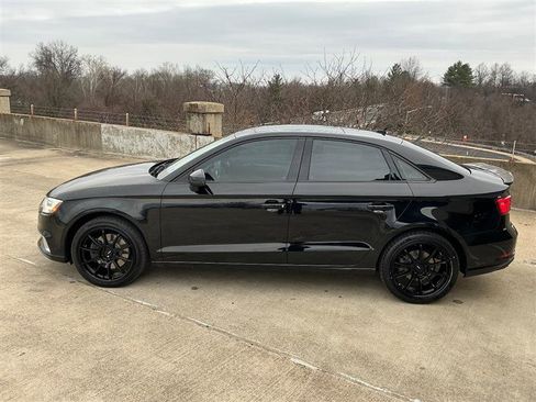 Used 2018 Audi A3 2.0T Premium image 3