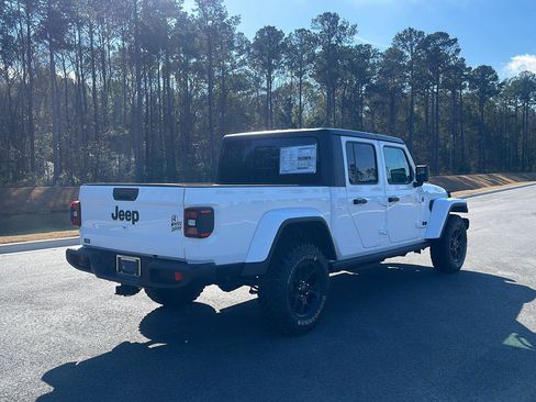 New 2025 Jeep Gladiator Willys image 9