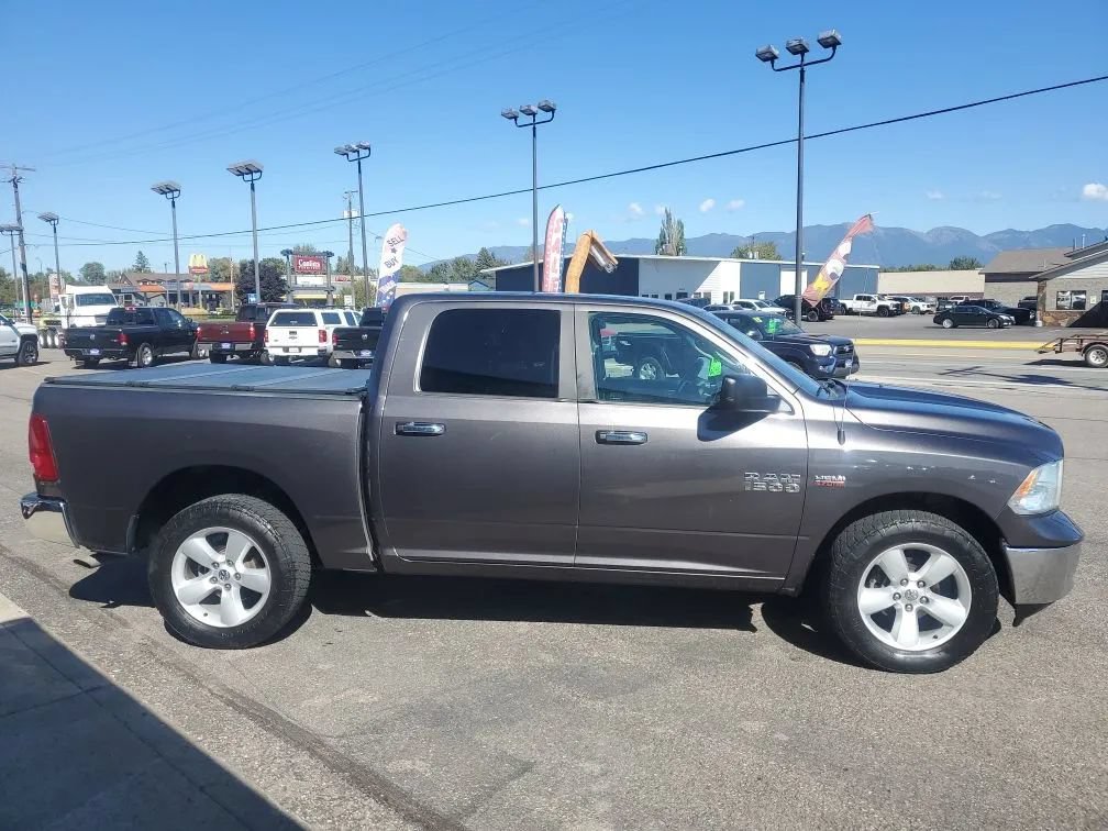 Used 2017 RAM 1500 Classic SLT AWD/4WD image 5