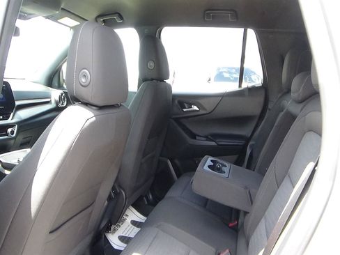 Used 2026 Chevrolet Equinox LT FWD image 11