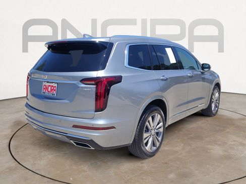 Used 2025 Cadillac XT6 Premium Luxury FWD image 11