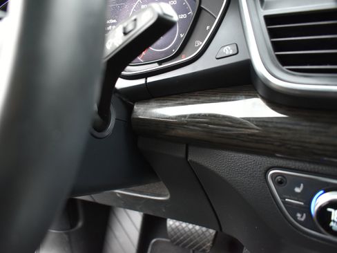 Used 2018 Audi Q5 2.0T Premium Plus w/ Premium Plus Package image 44