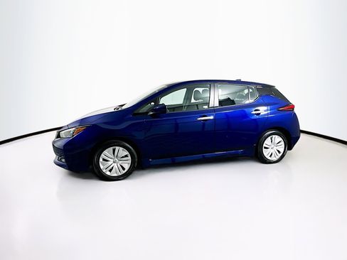 Used 2025 Nissan Leaf S image 4