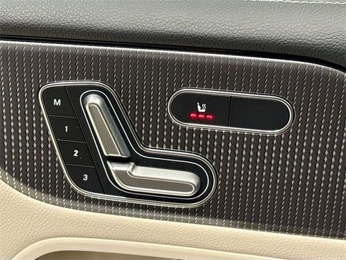 Certified 2021 Mercedes-Benz GLB 250 4MATIC image 20