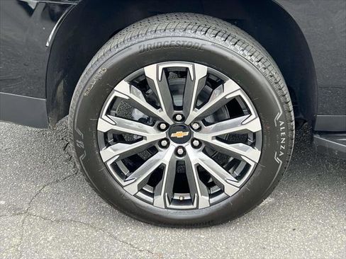 Used 2025 Chevrolet Suburban High Country w/ Sun And Tow Package image 8