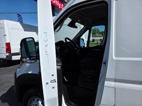 Used 2023 RAM ProMaster 2500 FWD image 14