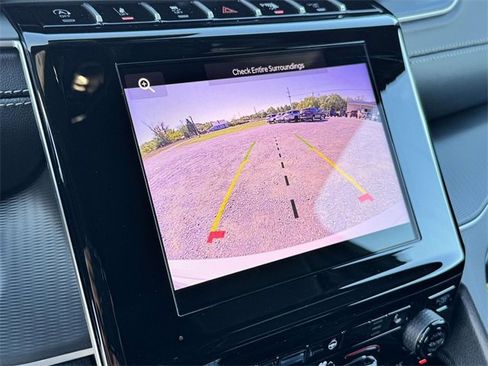 New 2025 Jeep Grand Cherokee Laredo w/ Luxury Tech Group I image 4