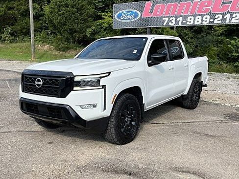 Used 2023 Nissan Frontier SV w/ Midnight Edition Package AWD/4WD image 3
