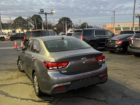 Used 2019 Kia Rio S image 5