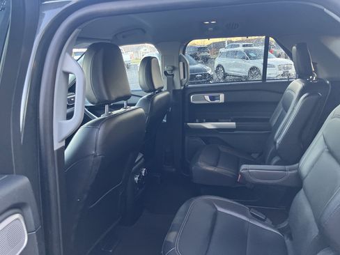 Used 2023 Ford Explorer Limited w/ Equipment Group 301A image 17