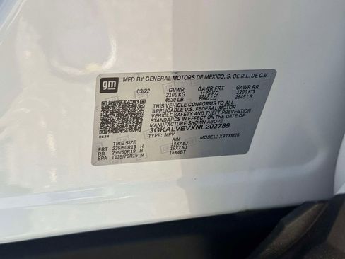 Used 2022 GMC Terrain SLT w/ Infotainment Package II AWD/4WD image 17