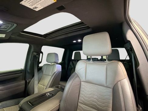 Certified 2022 Chevrolet Silverado 1500 ZR2 w/ Technology Package image 21