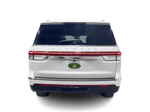 Used 2024 Lincoln Navigator Premiere image 3