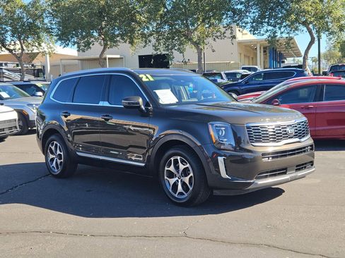Used 2021 Kia Telluride EX image 3