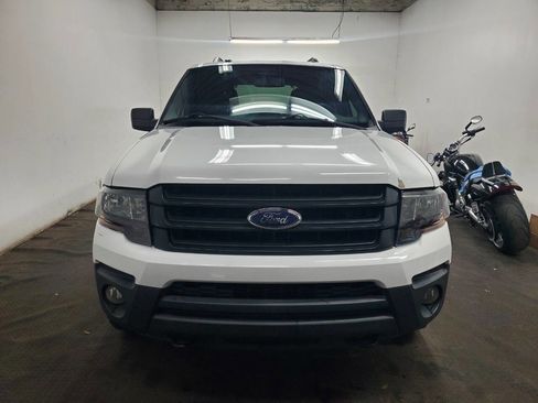 Used 2017 Ford Expedition XL w/ Fleet Convenience Package RWD image 2