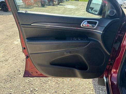 Used 2019 Jeep Grand Cherokee Limited w/ Trailer Tow Group IV AWD/4WD image 7
