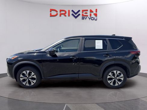 Used 2023 Nissan Rogue SV FWD image 2