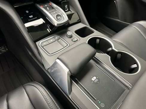 Used 2023 Acura MDX SH-AWD w/ Technology Package image 21
