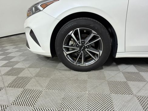 Used 2023 Kia Forte LXS w/ LXS Technology Package FWD image 10
