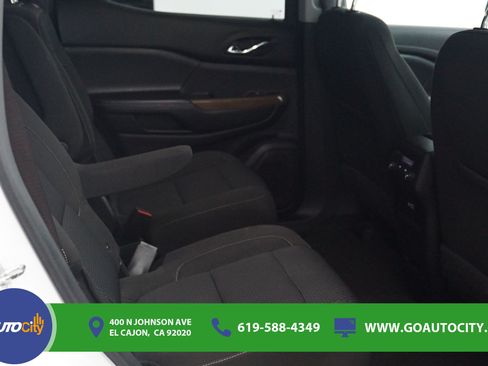 Used 2020 GMC Acadia SLE FWD image 13