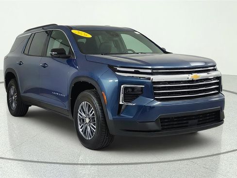 New 2026 Chevrolet Traverse LT FWD image 1