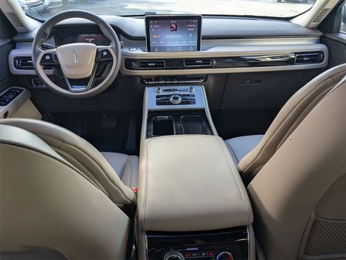 Used 2024 Lincoln Aviator AWD w/ Premium Package image 29