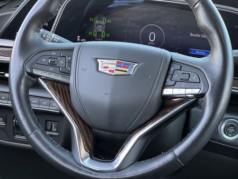 Used 2022 Cadillac Escalade Sport Platinum w/ Heavy-Duty Trailer Package image 31