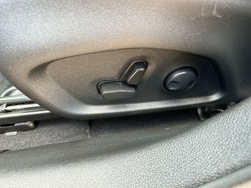 Used 2023 Jeep Compass Limited image 12