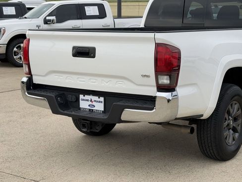 Used 2023 Toyota Tacoma SR5 RWD image 8