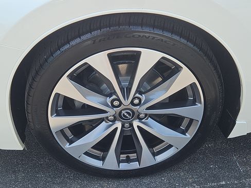 Used 2023 Nissan Maxima Platinum w/ Sport Mat Group FWD image 4