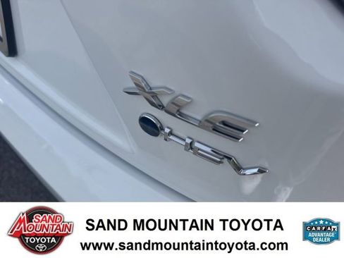 Used 2025 Toyota Corolla XLE image 9