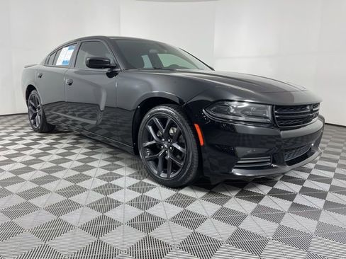 Used 2022 Dodge Charger SXT w/ Blacktop Package RWD image 2
