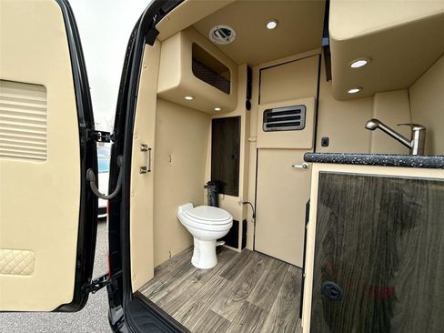 Used 2021 Mercedes-Benz Sprinter 3500 image 19